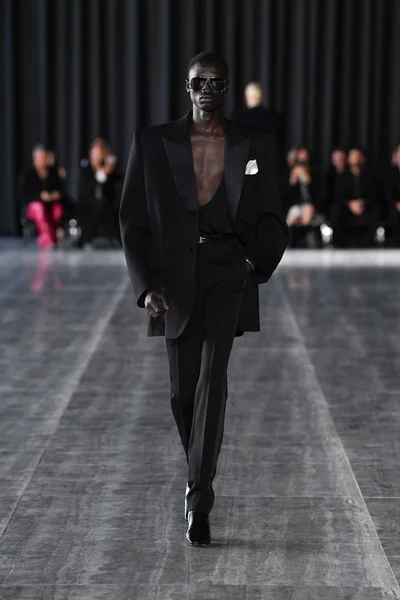 Look 4